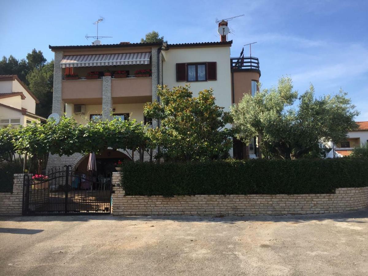 פורץ Apartman Alberta מראה חיצוני תמונה